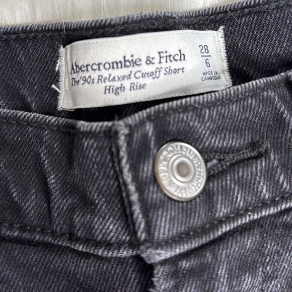 Abercrombie Black The 90’s Relaxed High Rise Cut Offs - Picture 3 of 7